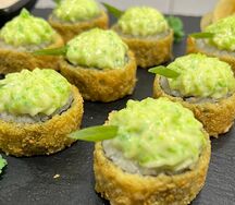 Запеченный ролл Цезарь с курицей