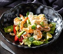 Салат с морепродуктами на гриле Нам пла