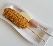 Корн-дог Микс с раменом