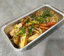 Удон с курицей и овощами