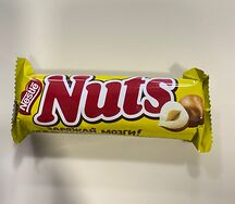 Шоколадный батончик Nuts