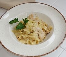 Феттуччине с курицей и грибами