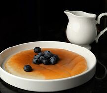 Овсяный блин с черникой