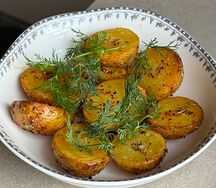 Беби-картофель с укропом