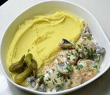 Куриные котлеты с картофельным пюре