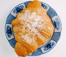 Миндальный круассан