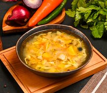Куриный суп с лапшой по-домашнему