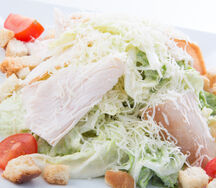 Салата Цезарь с куриным филе