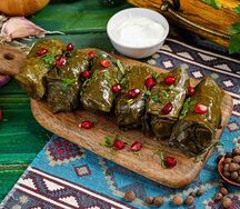 Долма с винoградными листьями армянская