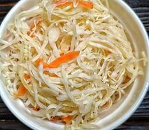 Салат с квашеной капустой