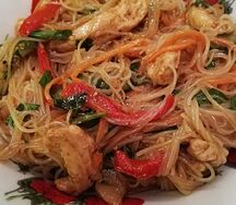 Салат с фунчозой