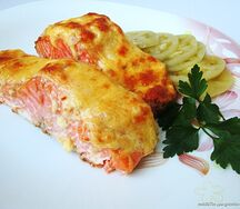 Семга запеченная в сырной корочке
