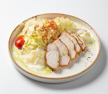 Салат Цезарь с курицей