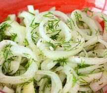 Лук маринованный