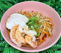 Лапша удон с цыпленком и креветкой
