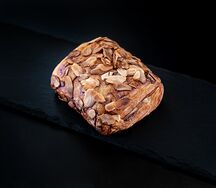 Гипфель с шоколадной начинкой