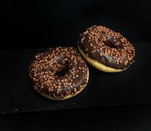 Донат с шоколадным вкусом