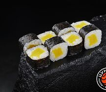 Ролл с такуаном