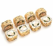 Ролл с курицей в кунжуте
