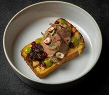 Бриошь с куриным паштетом