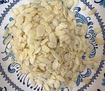 Миндальные лепестки