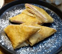 Блинчики с ветчиной и сыром