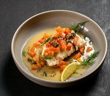 Спинка трески с овощами и картофелем