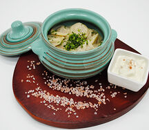 Пельмени куриные с сыром в горшочке