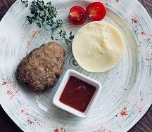 Котлета Домашняя с картофельным пюре 