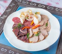 Мясные деликатесы 
