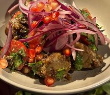 Теплый салат с куриной печенью
