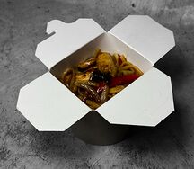 Паста с курицей в соусе терияки