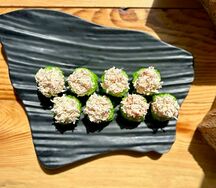 Ролл с камчатским крабом
