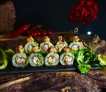 Fugu-ролл с камчатским крабом и гребешком