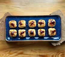 Запечённые роллы с курицей чили