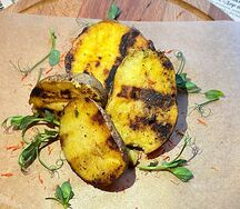 Картофель на углях с ароматным маслом