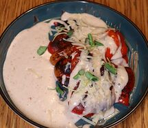 Печёные перцы с ореховым соусом