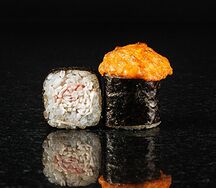 Запеченный мини-ролл с крабом