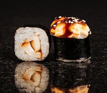 Запеченный мини-ролл с кальмаром