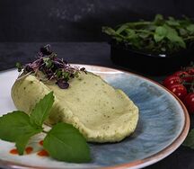 Картофельное пюре с соусом песто