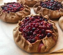 Калитка с брусникой и яблоком 