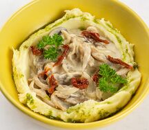 Бефстроганов с картофельным пюре