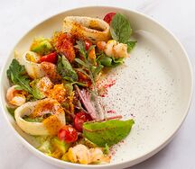 Салат-микс морской с авокадо