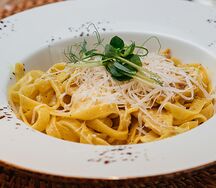 Тальятелле с ветчиной и грибами