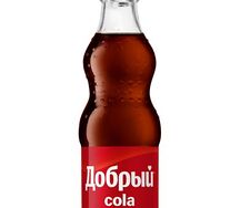 Добрый Cola в стекле