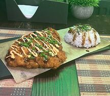 Отбивная из свинины с соусом терияки и рисом