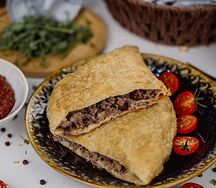 Чебурек с мраморной говядиной