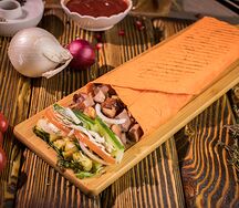 Шаурма свиная в сырном лаваше