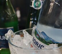 Минеральная вода с газом