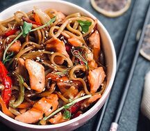 Wok с креветкой